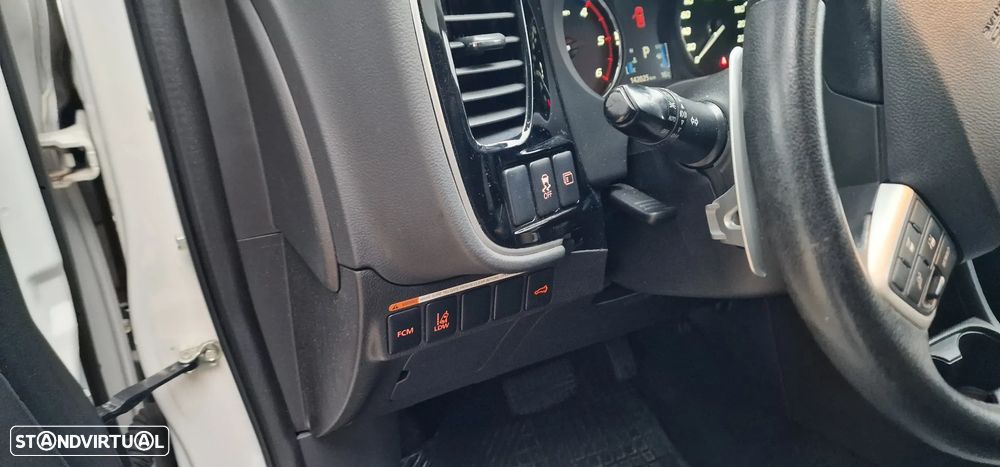 Mitsubishi Outlander 2.2 DI-D Instyle Navi AT 4WD - 15