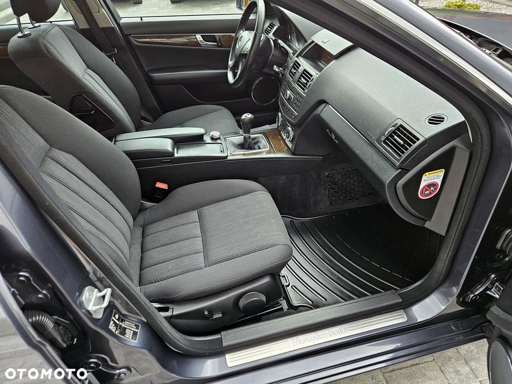 Mercedes-Benz Klasa C 200 Kompressor Elegance - 27