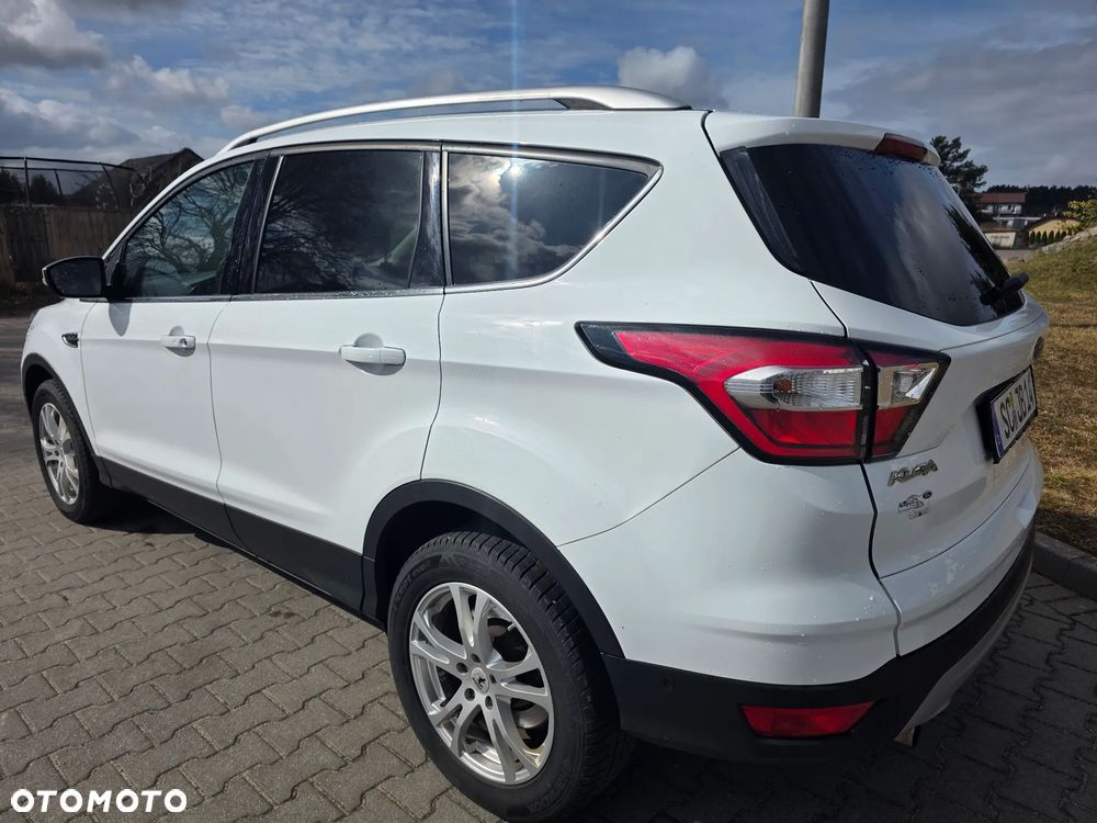 Ford Kuga 1.5 EcoBoost 2x4 Titanium - 3