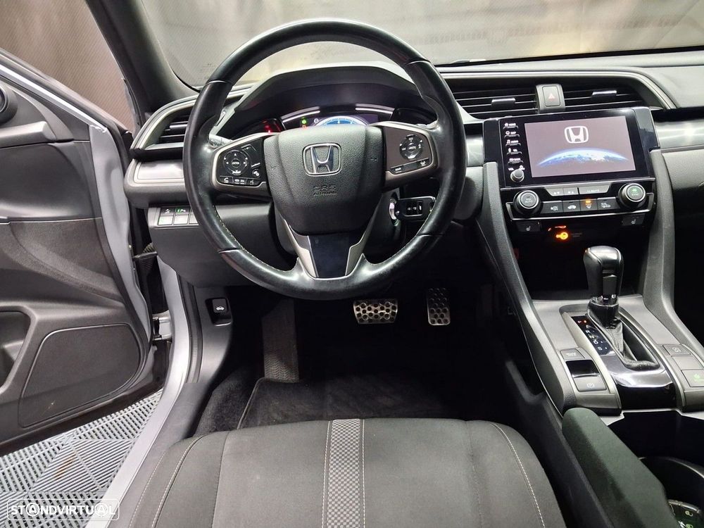 Honda Civic 1.0 i-VTEC Elegance CVT - 9