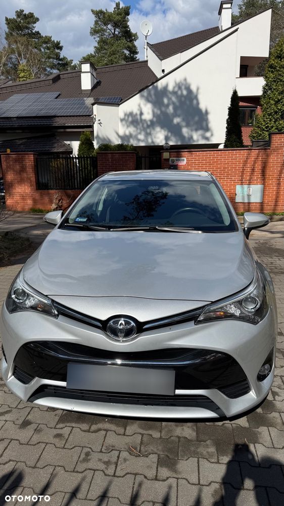 Toyota Avensis 1.8 Sol - 12