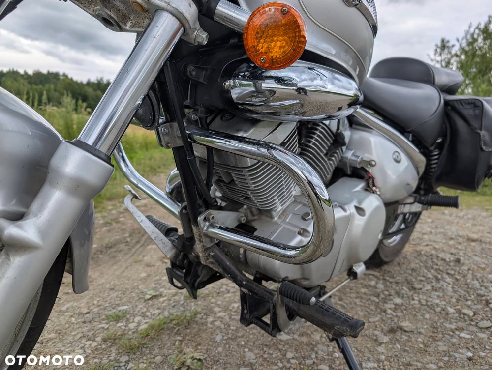 Suzuki Intruder - 5