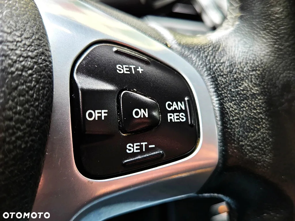 Ford Fiesta 1.0 EcoBoost Titanium - 18