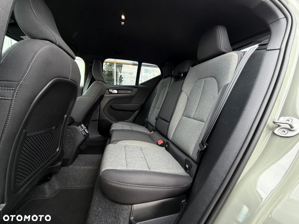 Volvo XC 40 B3 Plus Dark - 21