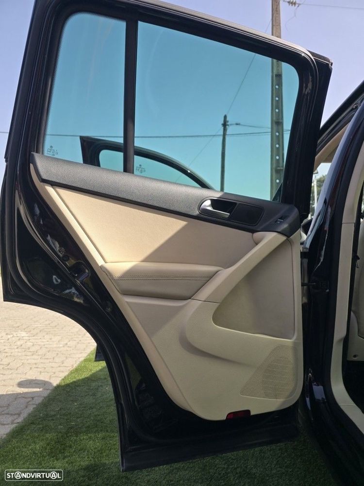 VW Tiguan 1.4 TSI Sport 4Motion - 11