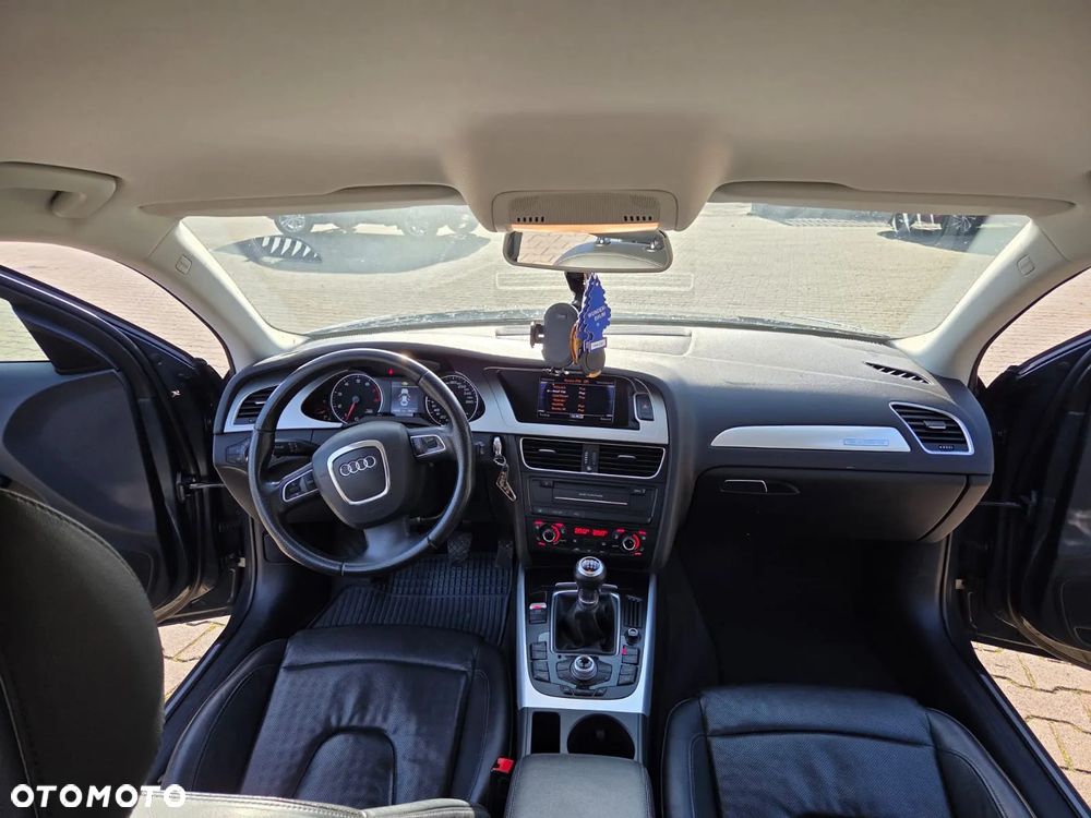 Audi A4 Limousine - 25