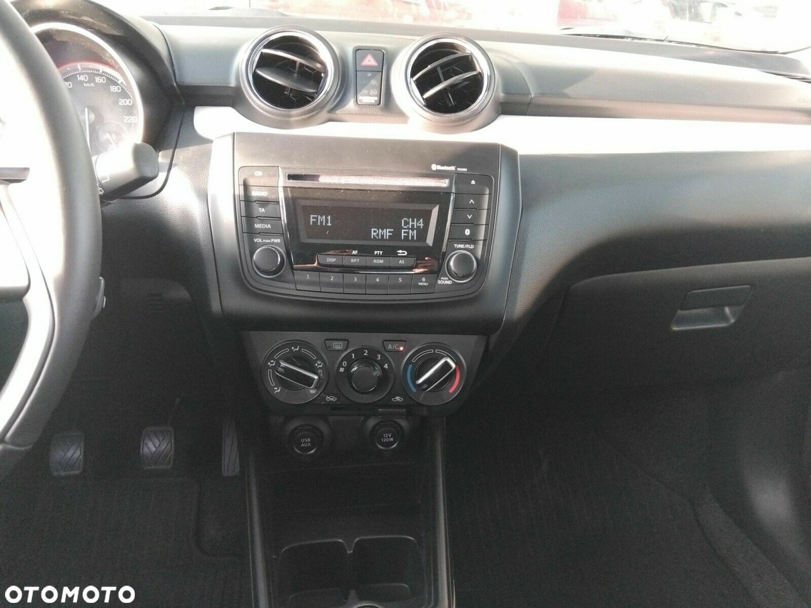 Suzuki Swift - 12