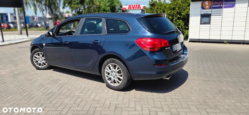 Opel Astra 1.6 Turbo 150 Jahre - 10