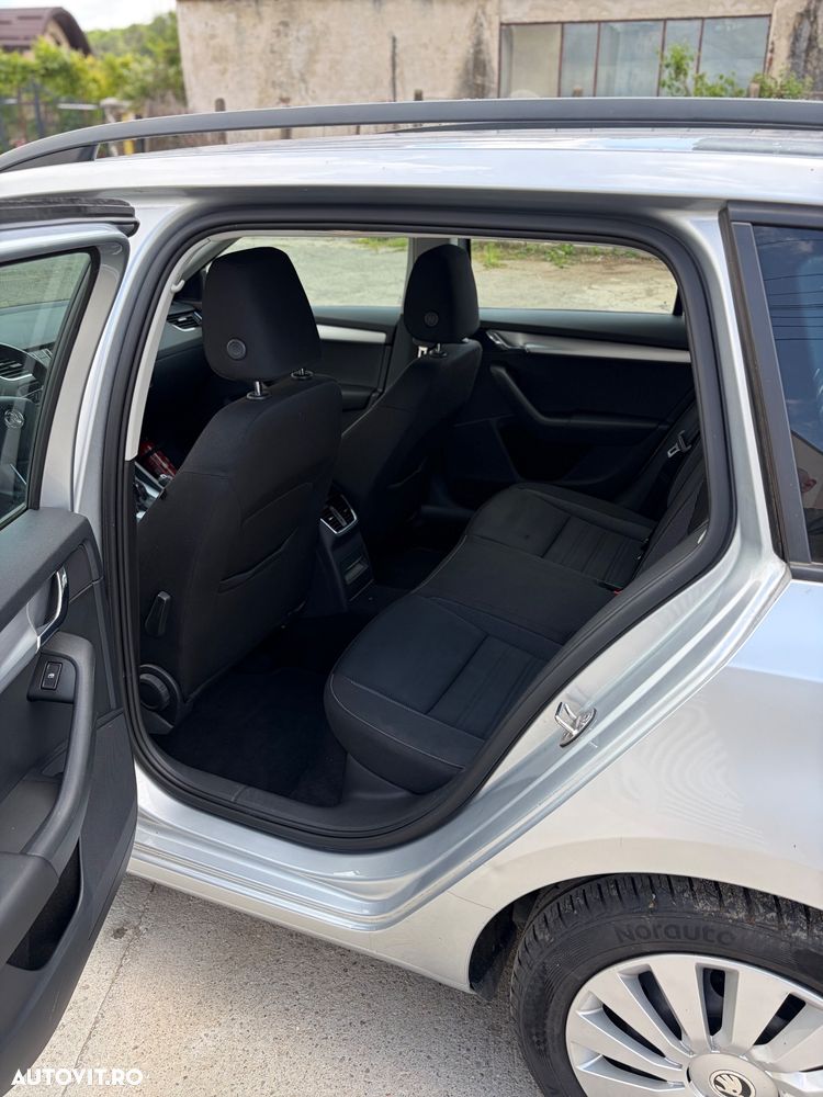 Skoda Octavia 1.6 TDI DSG Ambition - 7