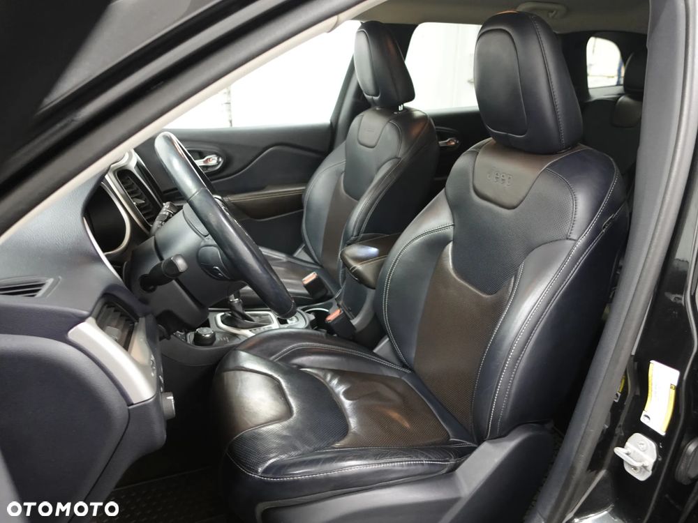 Jeep Cherokee - 20
