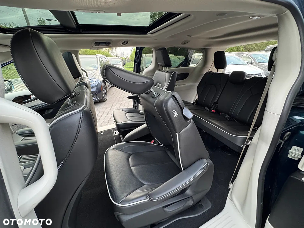 Chrysler Pacifica - 15
