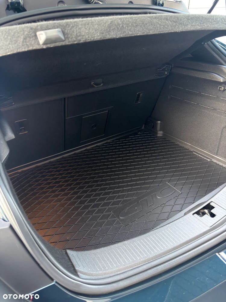 Opel Astra IV GTC OPC - 17