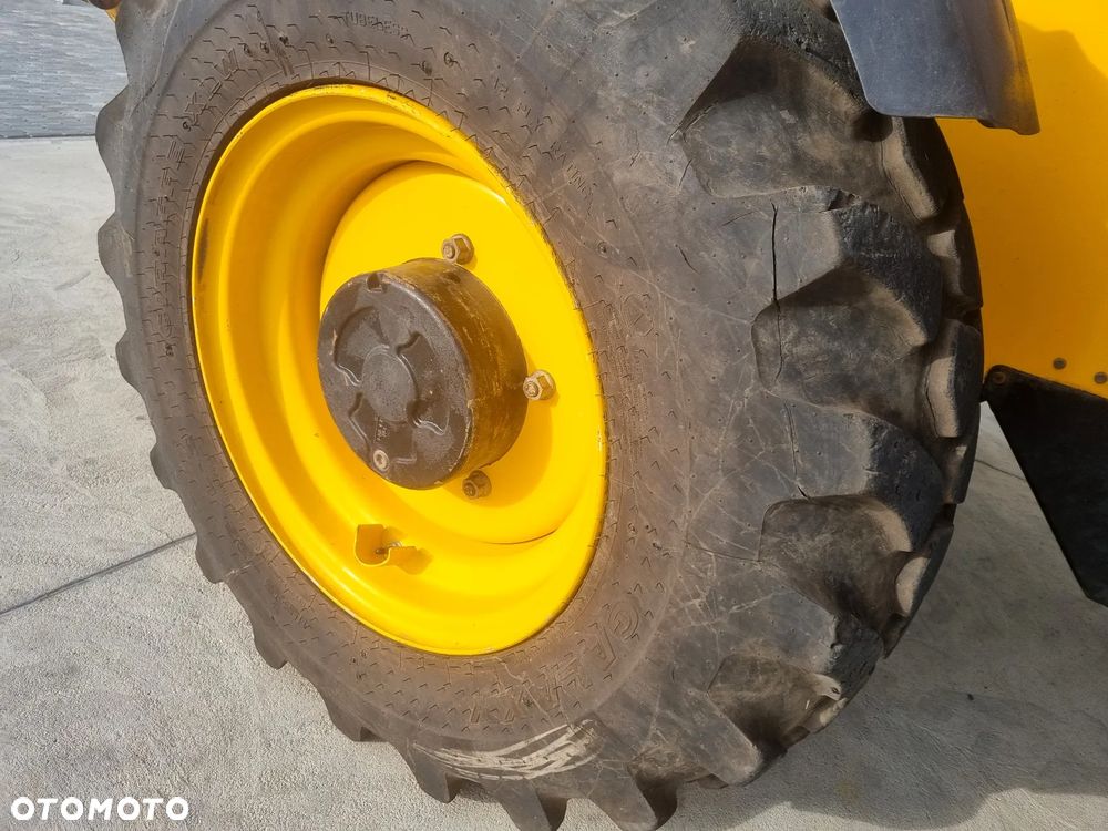 JCB 540-140 jak Manitou MT 1440 BC38 - 19