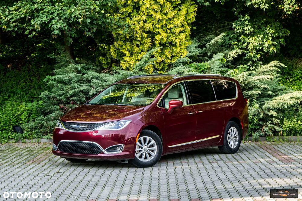 Chrysler Pacifica - 5