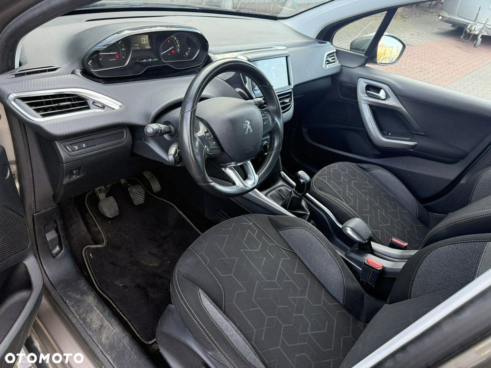 Peugeot 2008 - 9