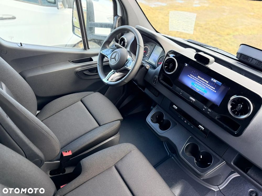 Mercedes-Benz Sprinter - 14