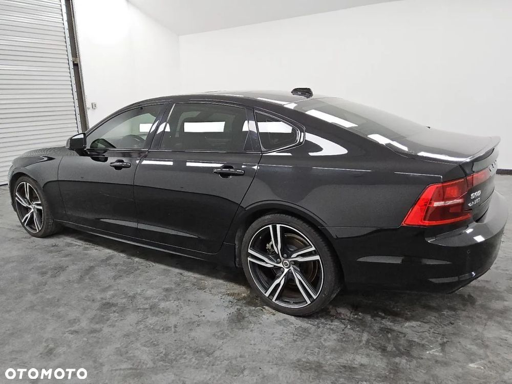 Volvo S90 - 2