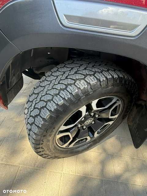Toyota Hilux - 8