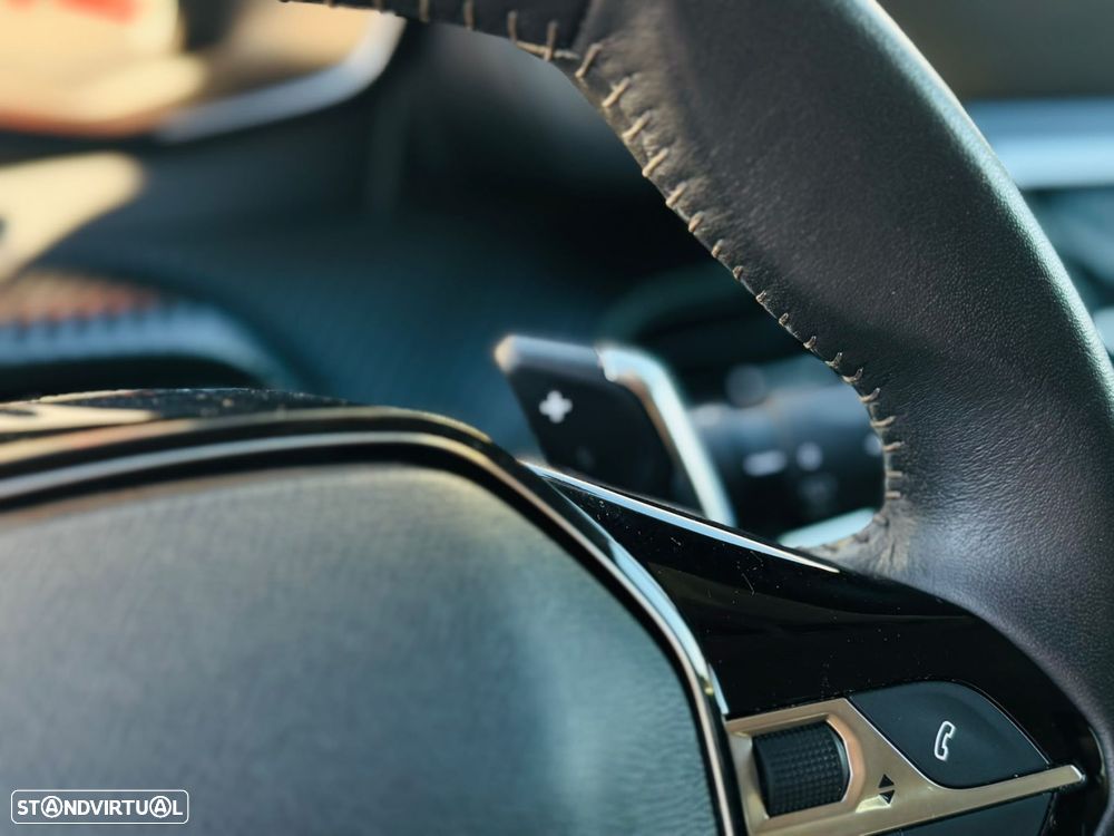 Peugeot 208 1.2 PureTech Allure EAT8 - 26