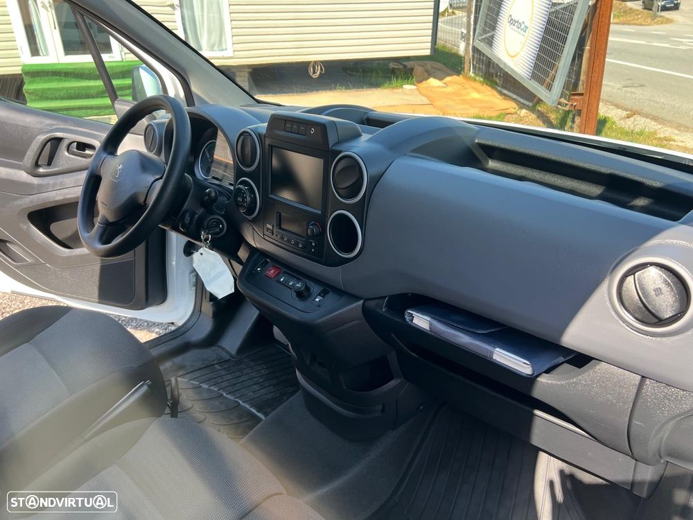 Peugeot e partner van eletrica longa 3 lugares bateria propria - 17