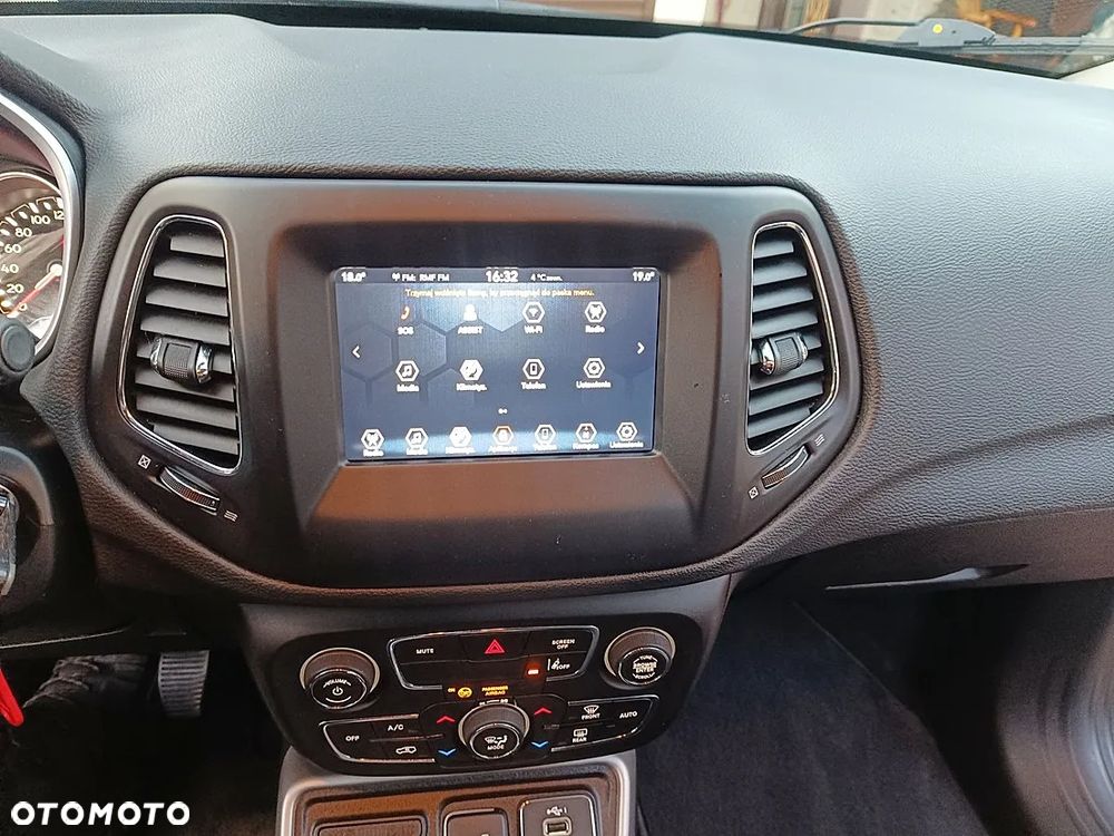 Jeep Compass 1.3 TMair Longitude FWD S&S - 20