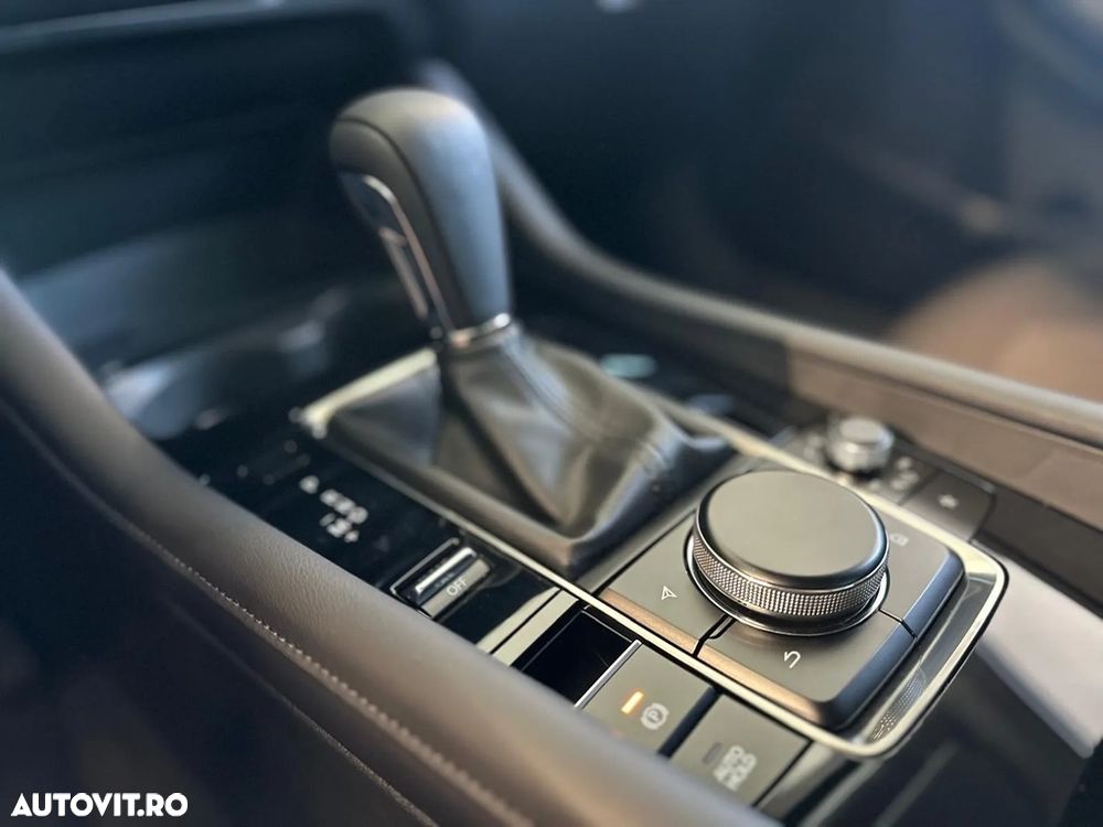 Mazda 3 e-Skyactiv X186 AT MHEV Exclusive-Line - 11
