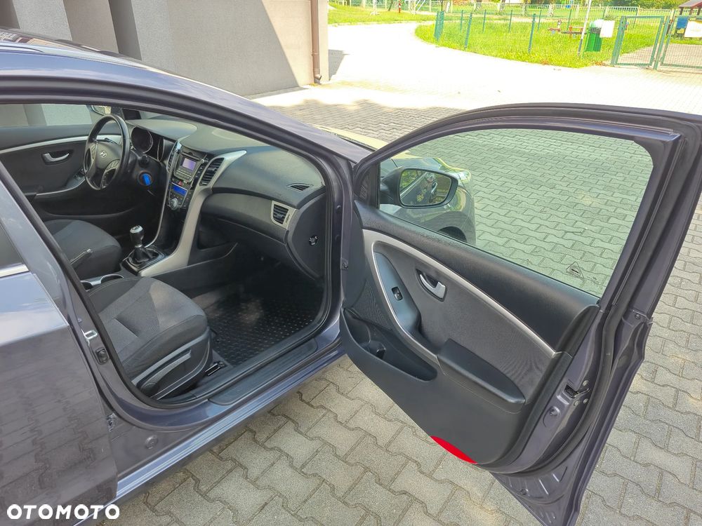 Hyundai i30 blue Kombi 1.6 GDi Trend - 23
