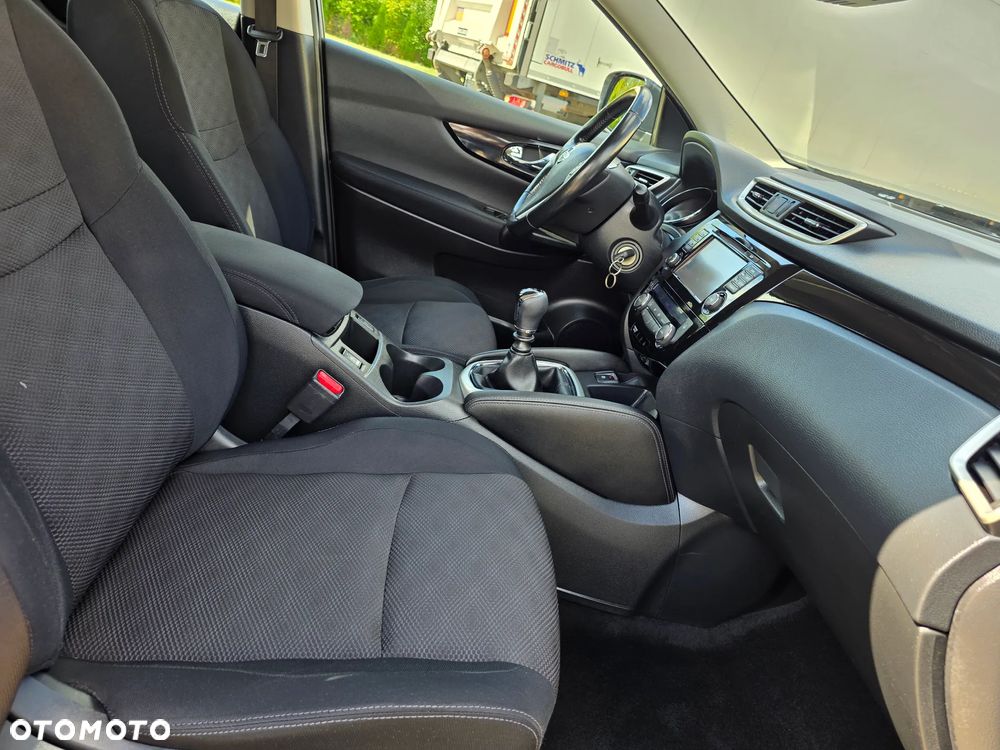 Nissan Qashqai 1.6 DIG-T N-Connecta - 29