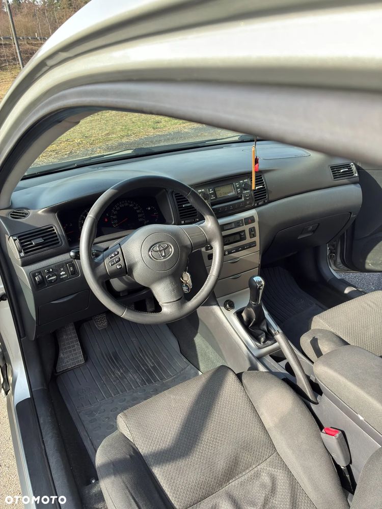 Toyota Corolla 1.6 VVT-i Sol (air6) - 7