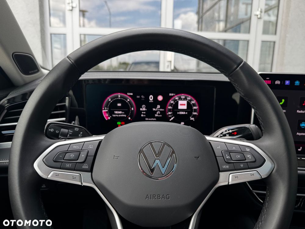 Volkswagen Passat Variant 2.0 TDI SCR Elegance DSG - 16
