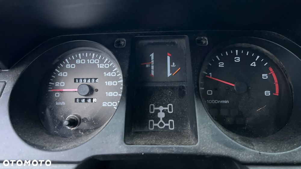 Mitsubishi Pajero - 13