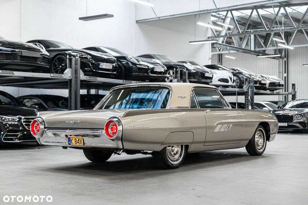 Ford Thunderbird - 6