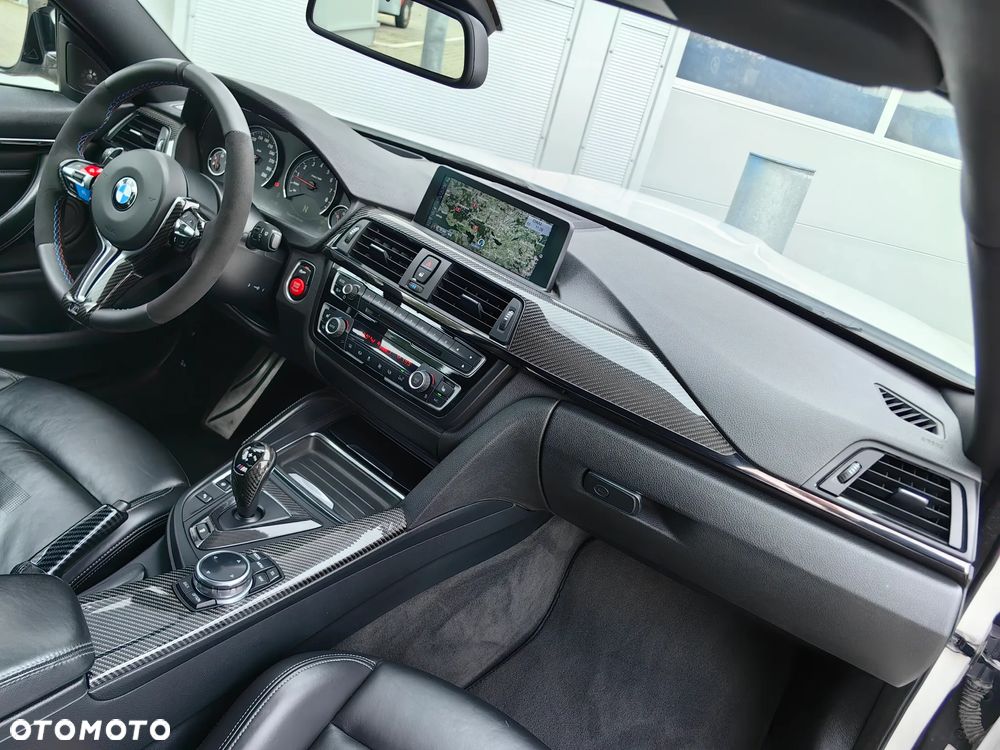 BMW M4 Coupe DKG - 21