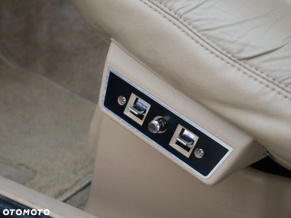 Jeep Cherokee 4.0 Limited - 37