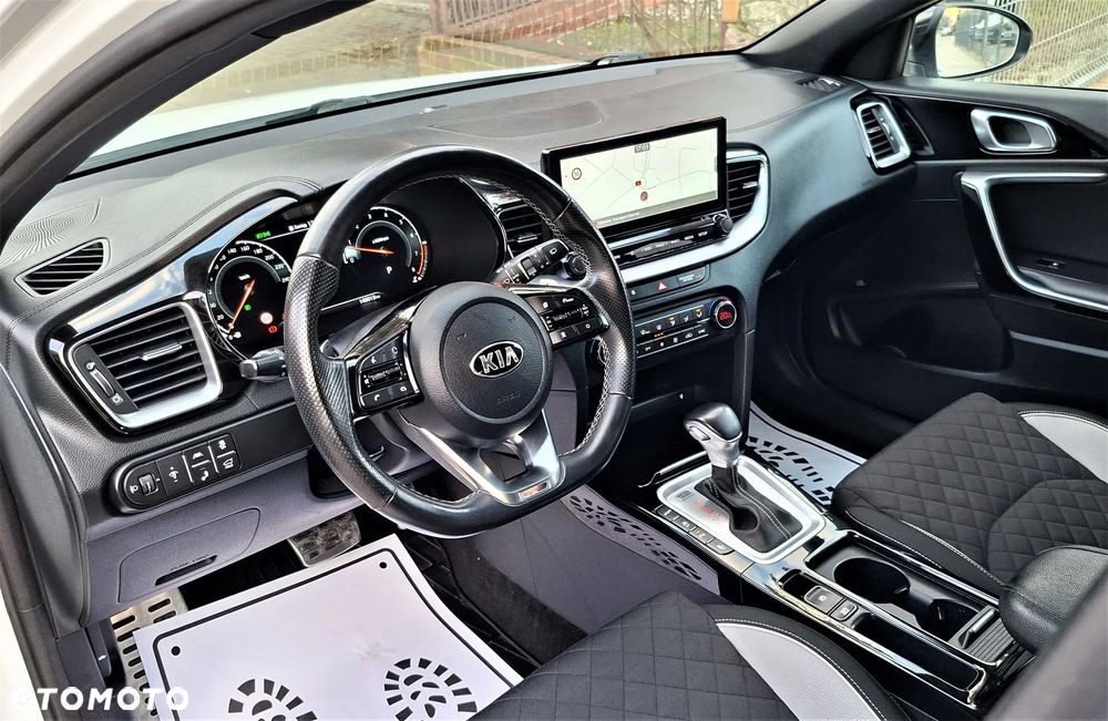 Kia Ceed 1.5 T-GDI DCT7 OPF GT Line - 17