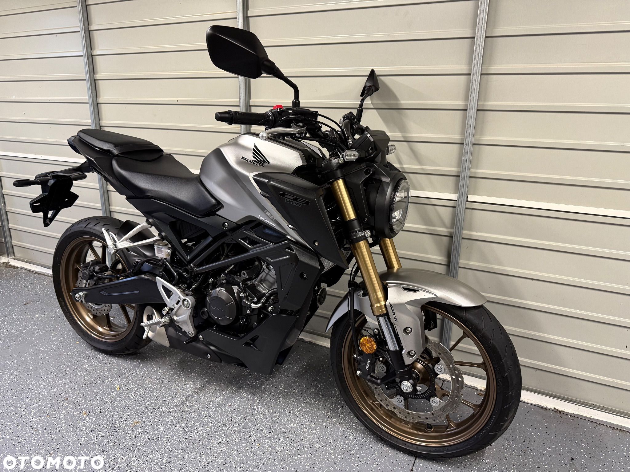 Honda CB - 1