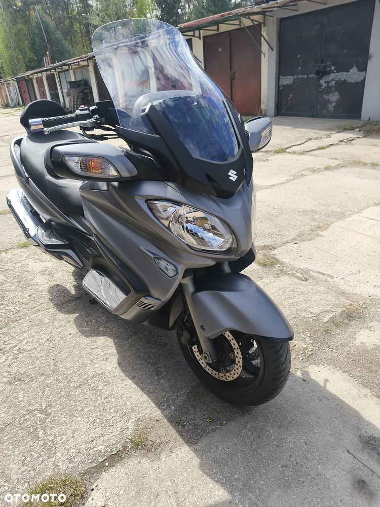 Suzuki Burgman - 4