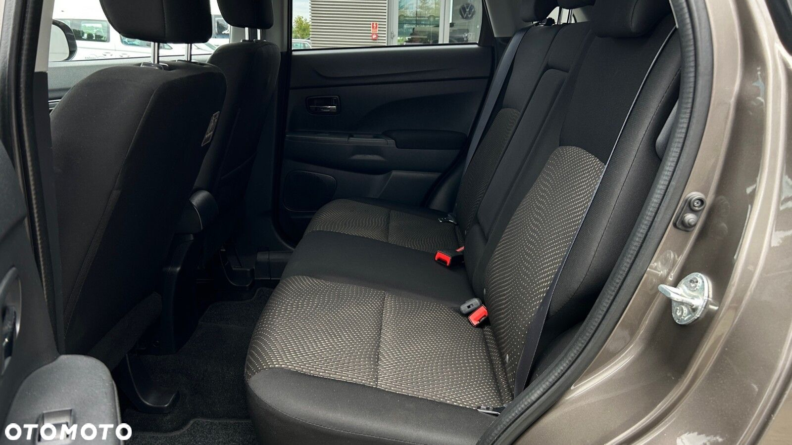 Mitsubishi ASX 1.6 Inform - 12