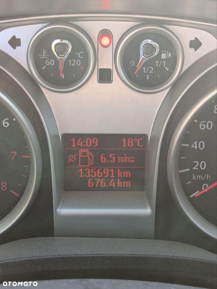 Ford Focus 2010 photo 2