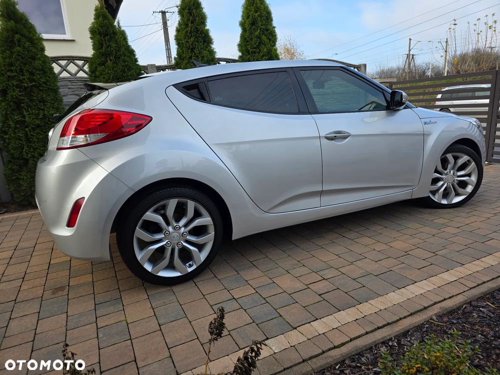 Hyundai Veloster - 9