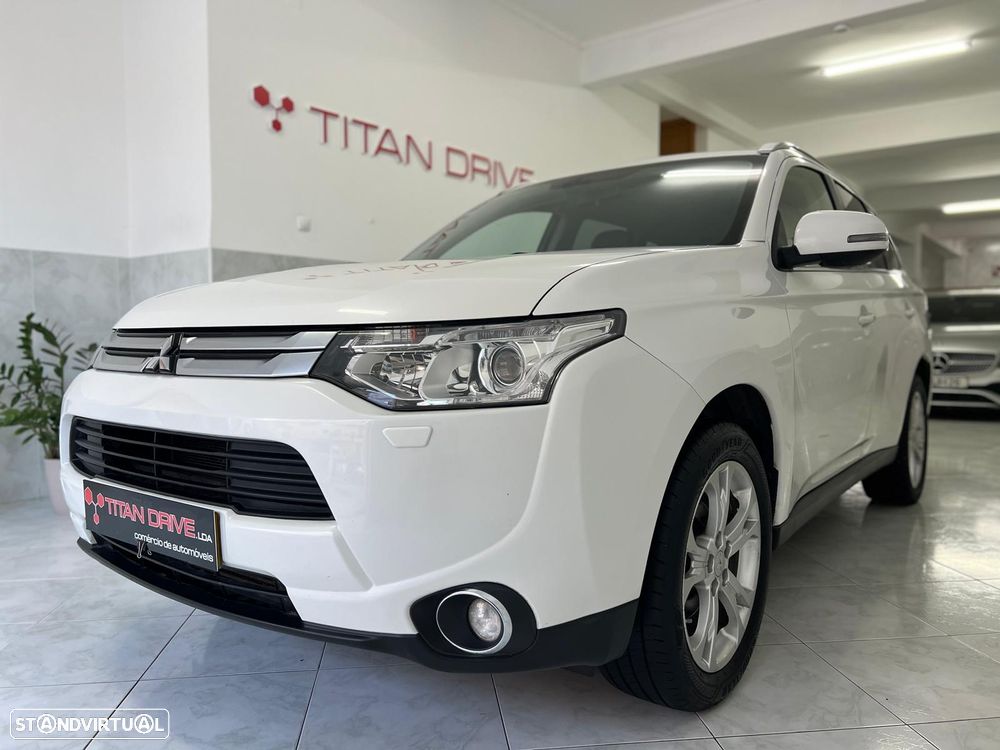 Mitsubishi Outlander 2.2 DI-D Instyle Navi - 1