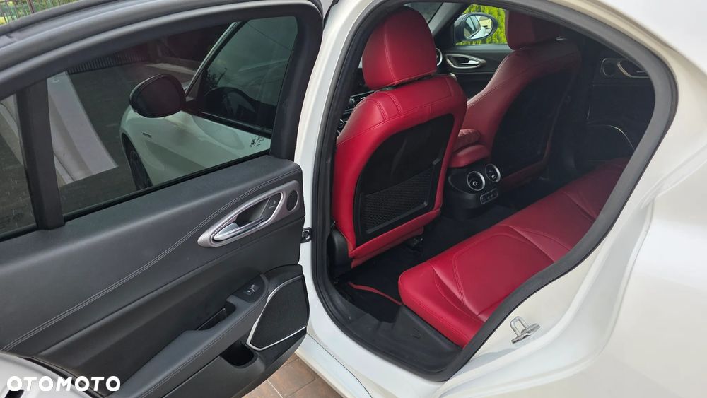 Alfa Romeo Giulia 2.0 Turbo Veloce Q4 - 17