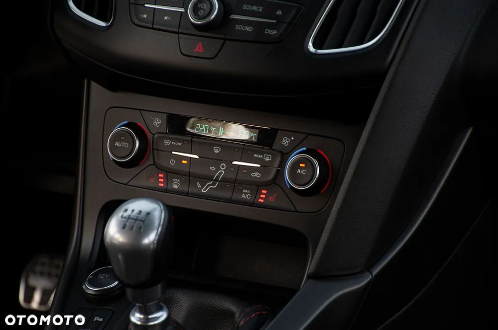 Ford Focus 1.5 EcoBoost STart-Stopp-System ST-LINE - 21