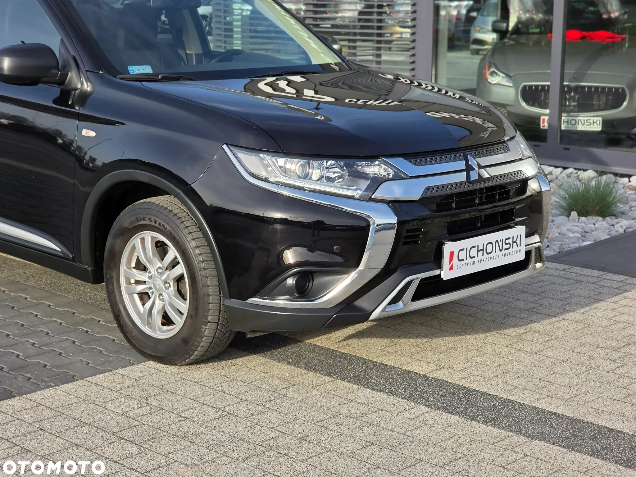 Mitsubishi Outlander 2.0 Invite + 2WD - 29