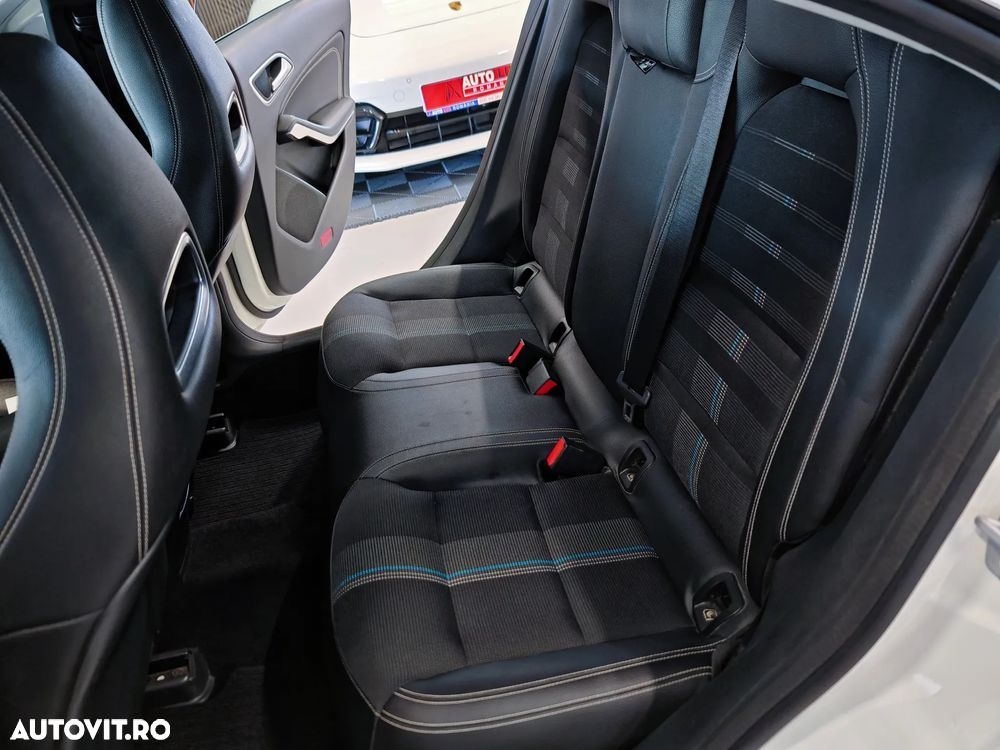 Mercedes-Benz CLA 180 d 7G-DCT - 22