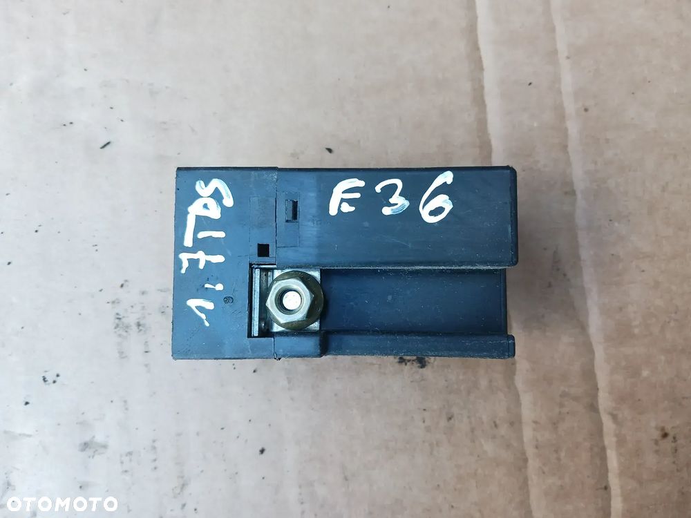 Sterownik świec żarowych BMW E36 E39 318TDS 525TDS 2246473 12212246473