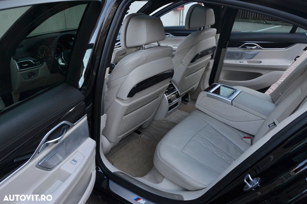 BMW Seria 7 740i - 22