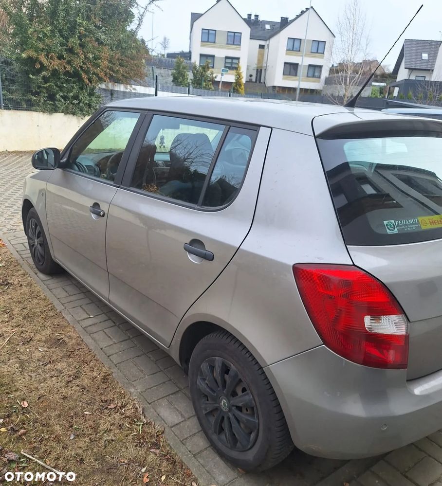 Skoda Fabia 2008 photo 4