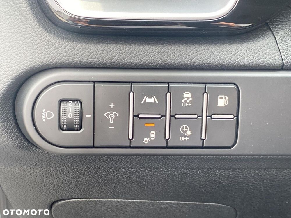 Kia Ceed - 11