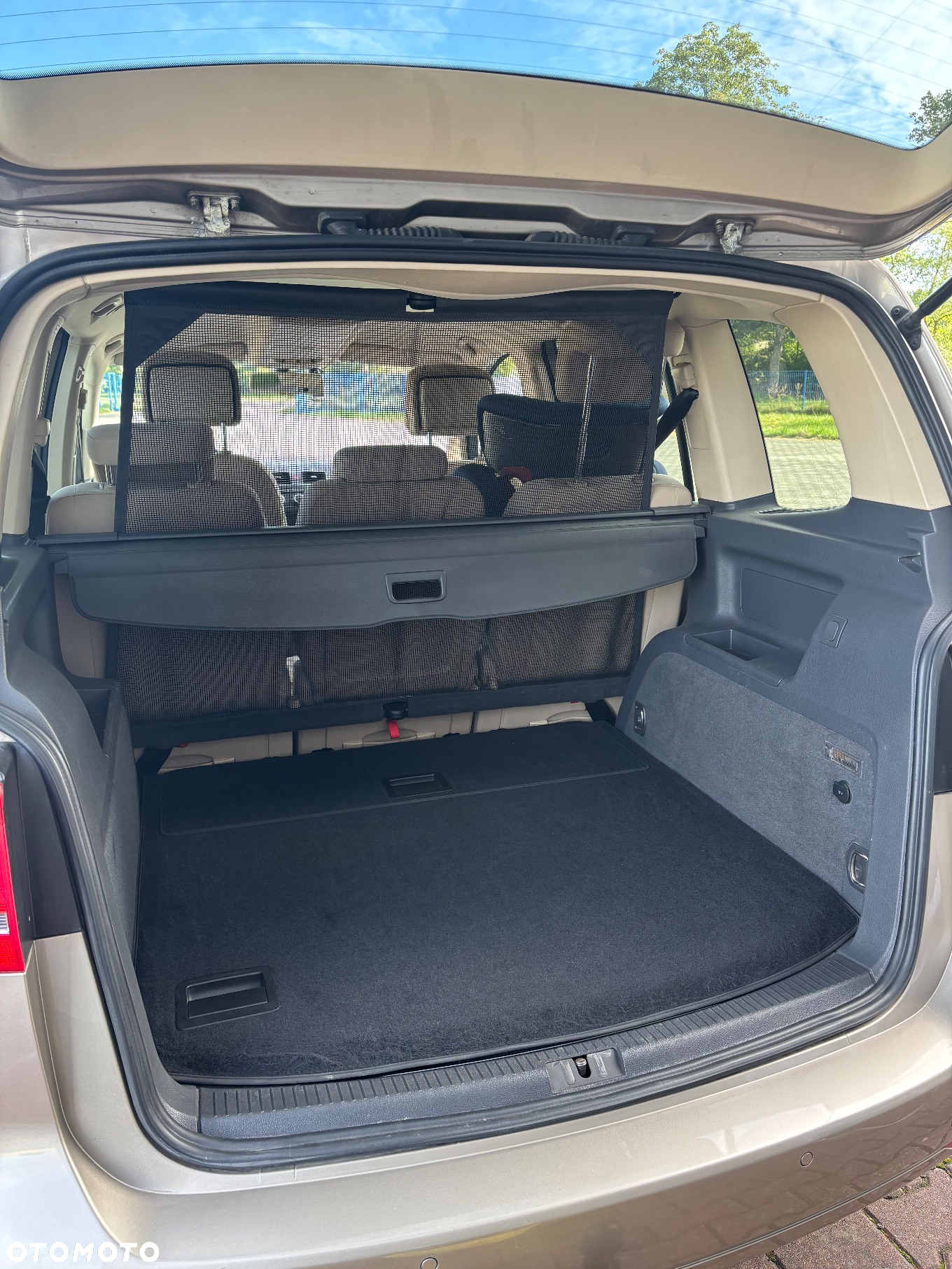 Volkswagen Touran 2.0 TDI DPF Highline - 15